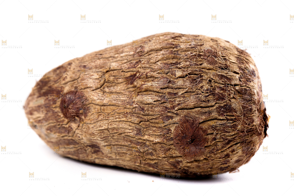 白底上摆放着牛奶小芋头