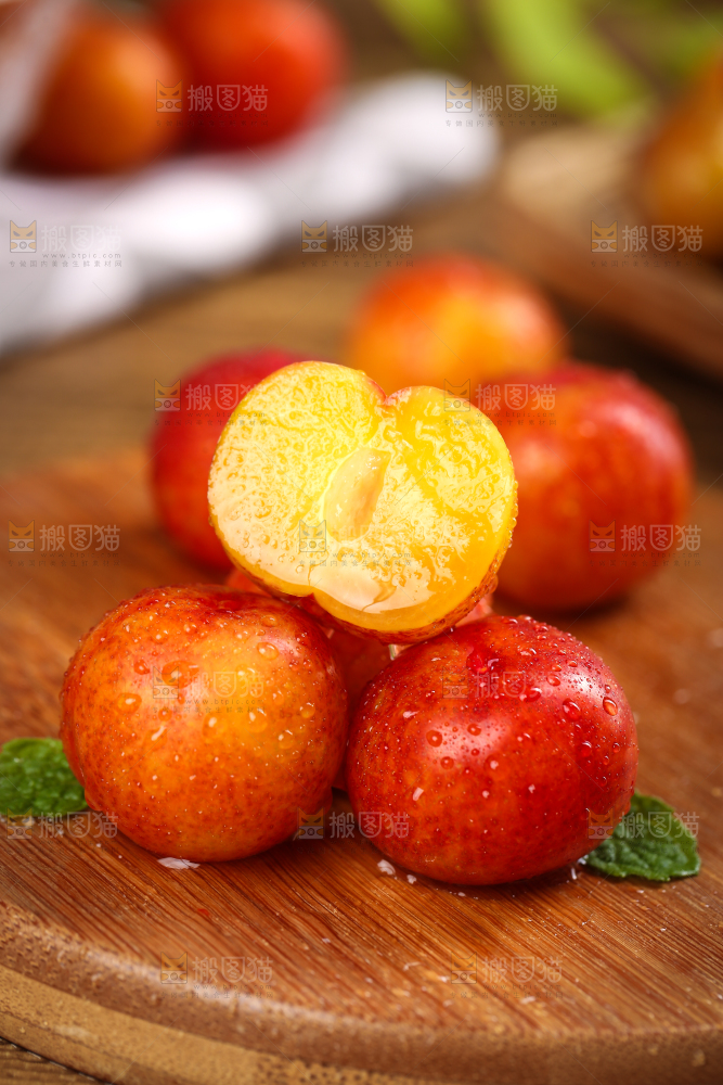 木板上的珍珠李