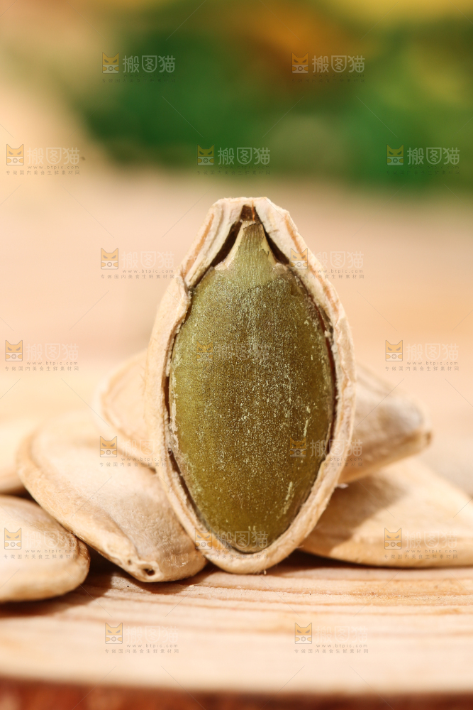 木底上的原味南瓜子
