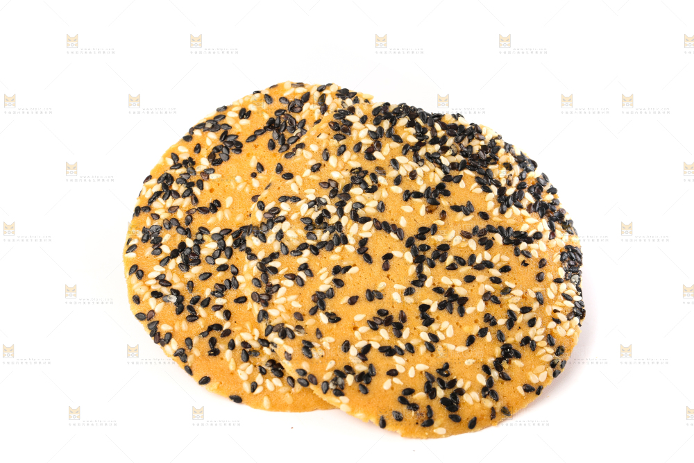 白底上的香酥脆煎饼