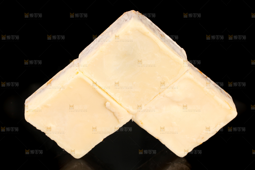 黑底上的清汤火锅料