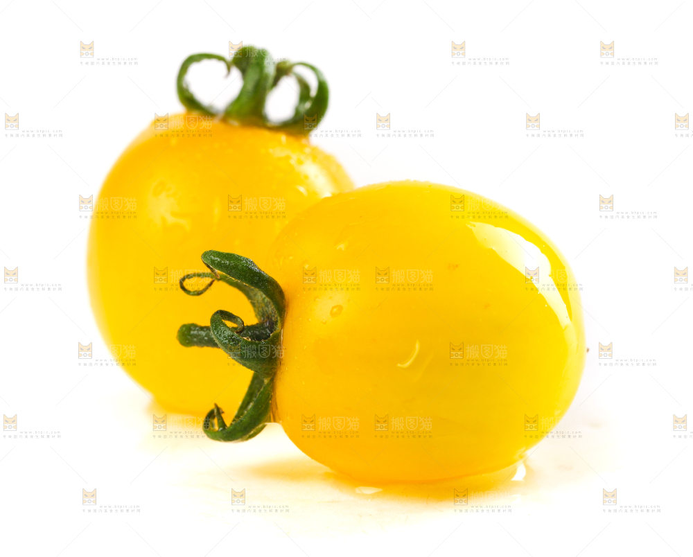 白底上的黄金圣女果