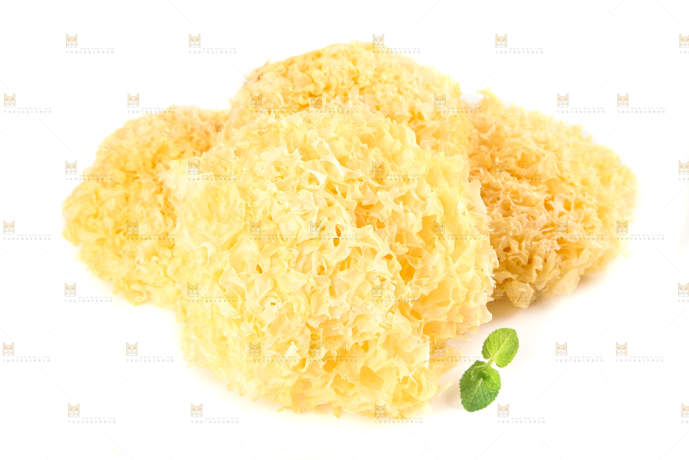 白底上放着雪银耳