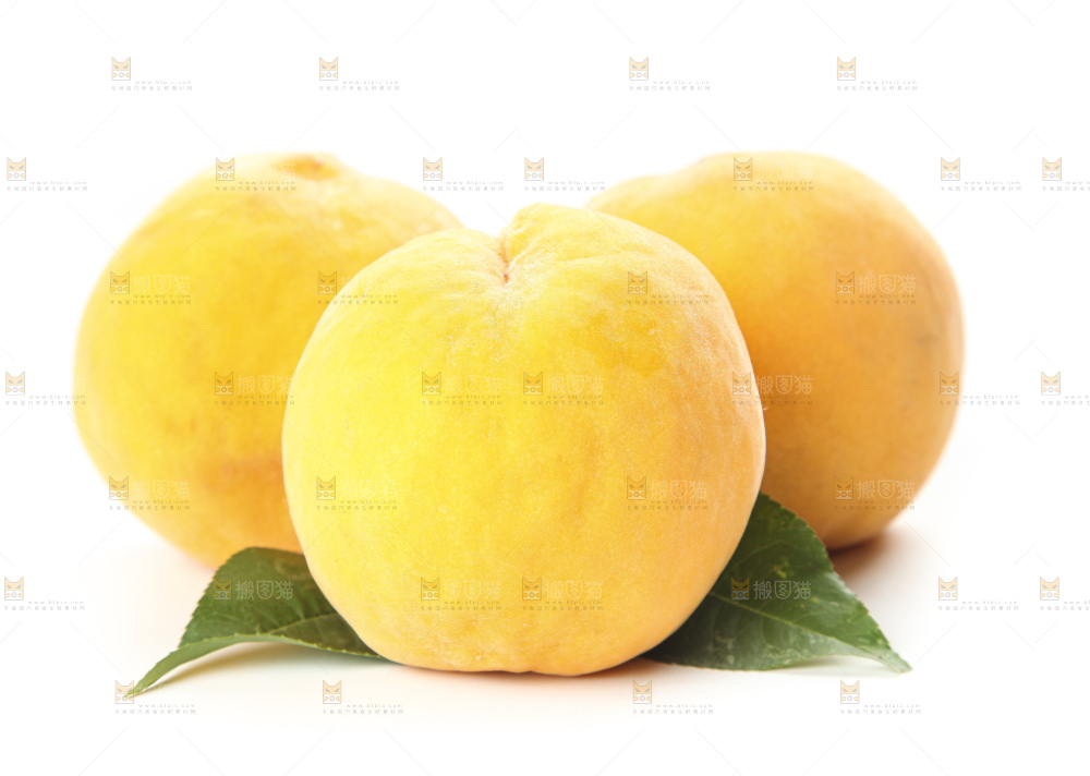 白底上放着进口黄桃