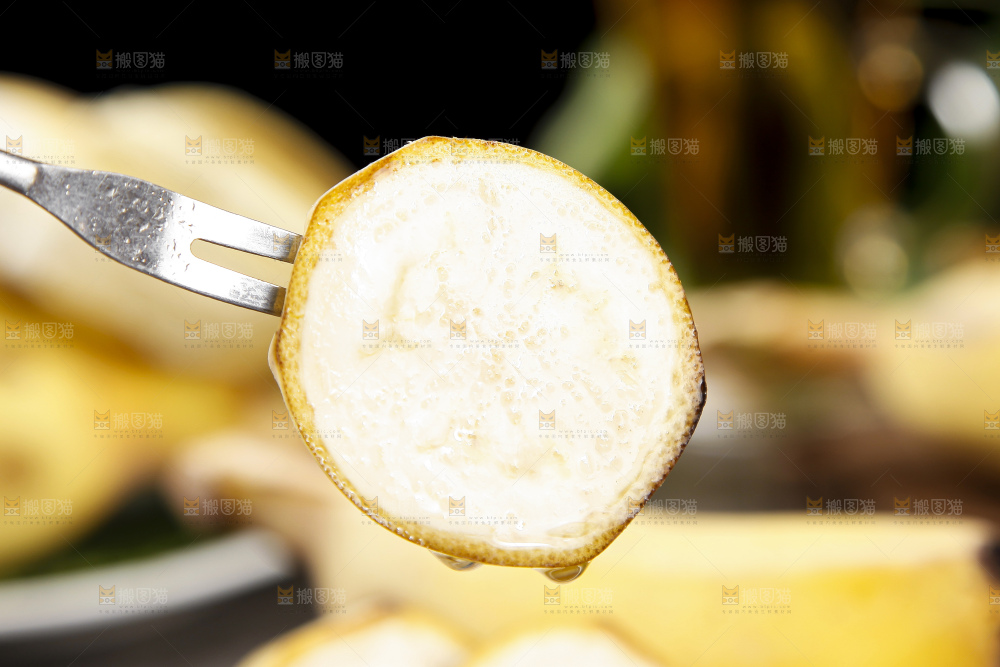深底上放着广西苹果蕉