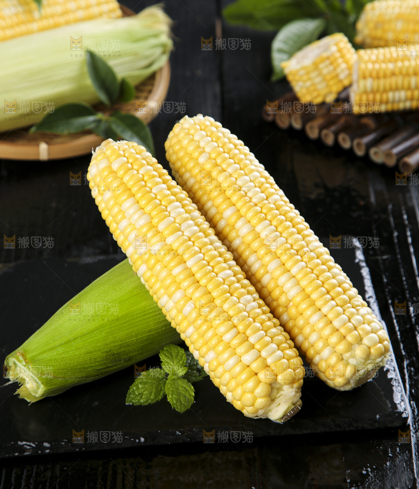 黑底上的云南水果玉米