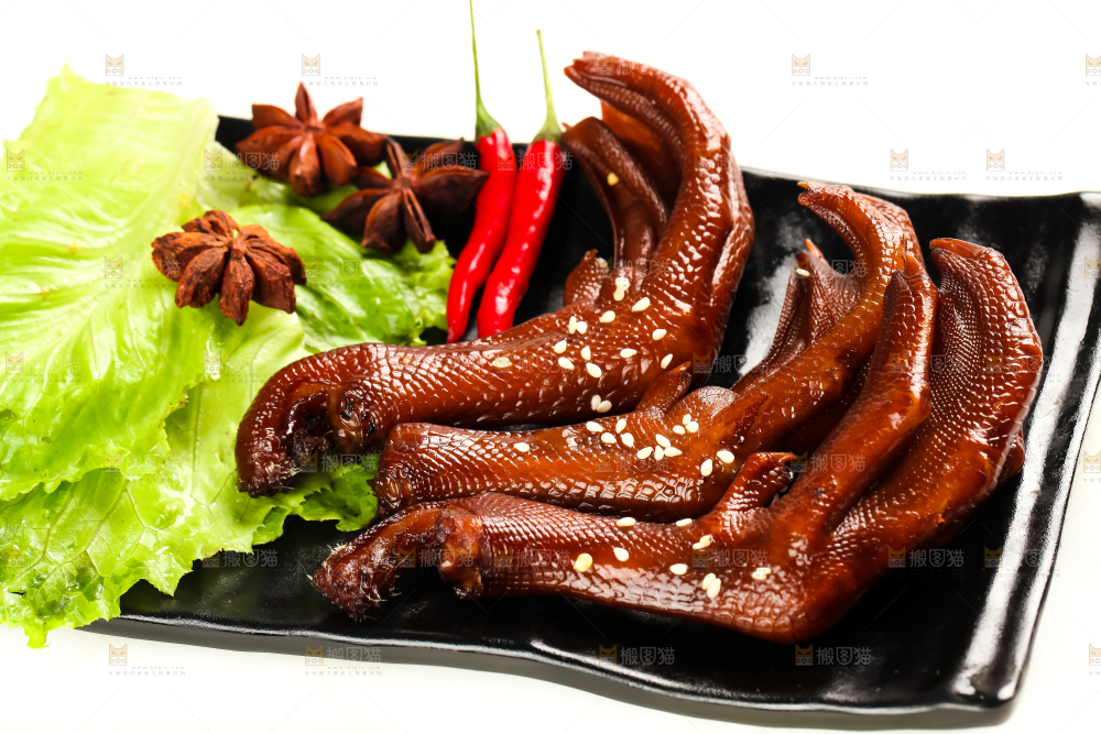 白底上的香辣鸭爪
