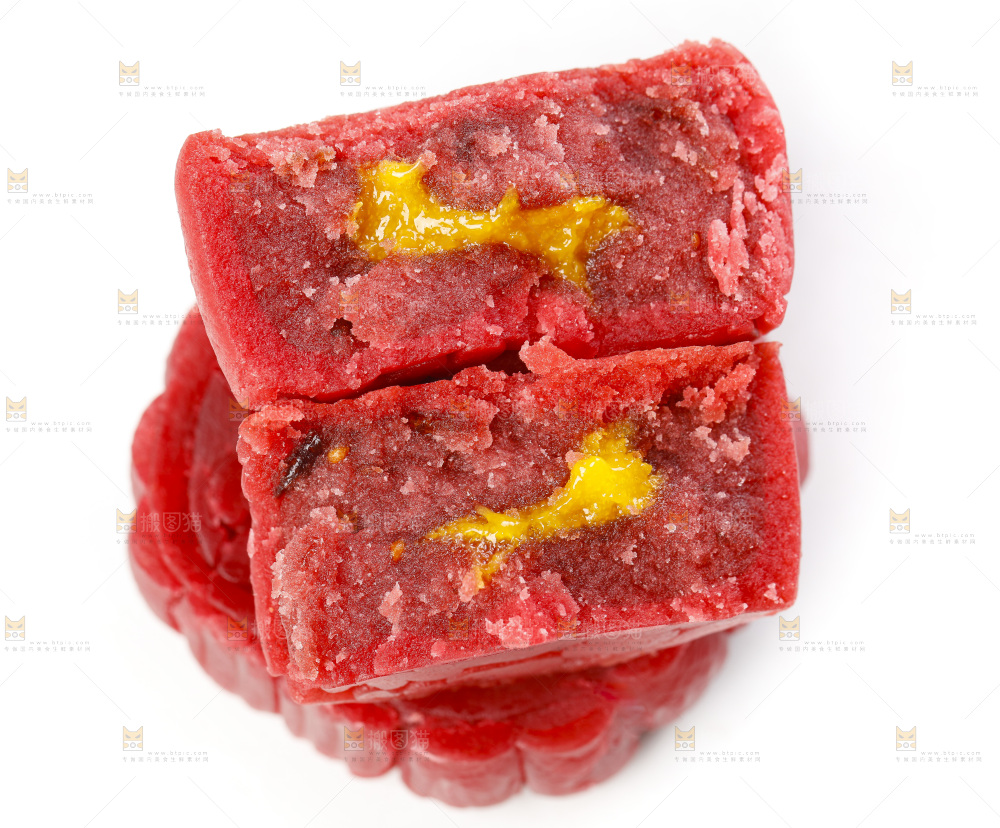 白底上的流心月饼