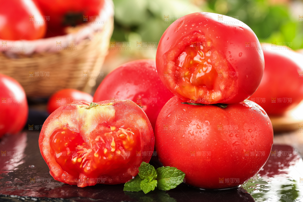 深底上的大番茄