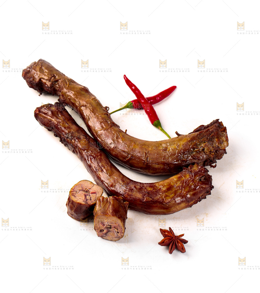 白底上放着酱香鸭脖