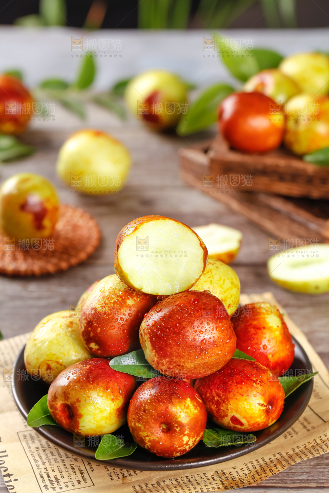 盘子里装着脆甜枣