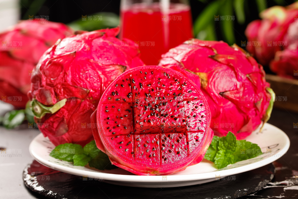 深底上的金都一号红心火龙果