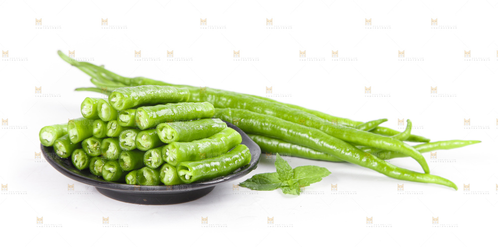 白底上的二荆条辣椒
