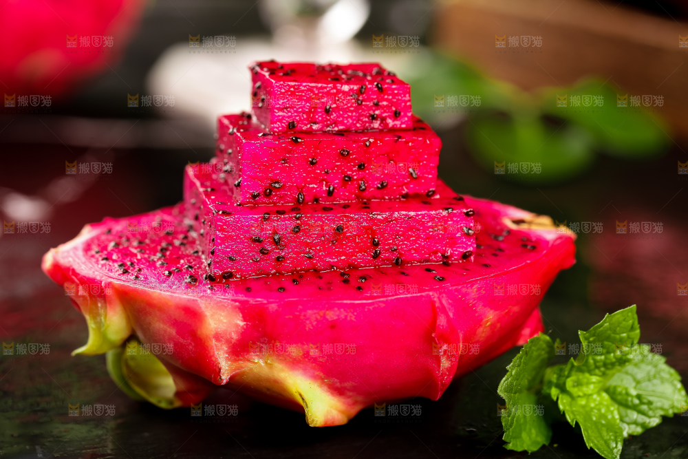 深底上的金都一号红心火龙果