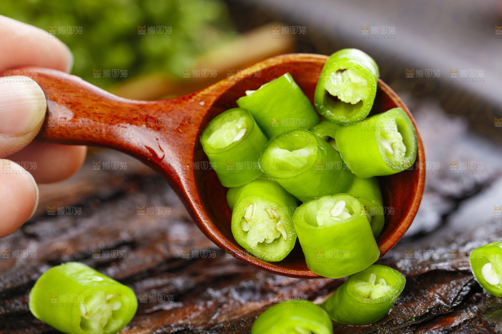 深底上的二荆条辣椒