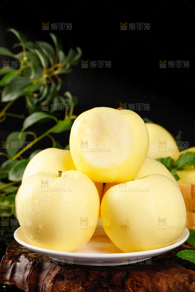盘子里装着黄金帅苹果