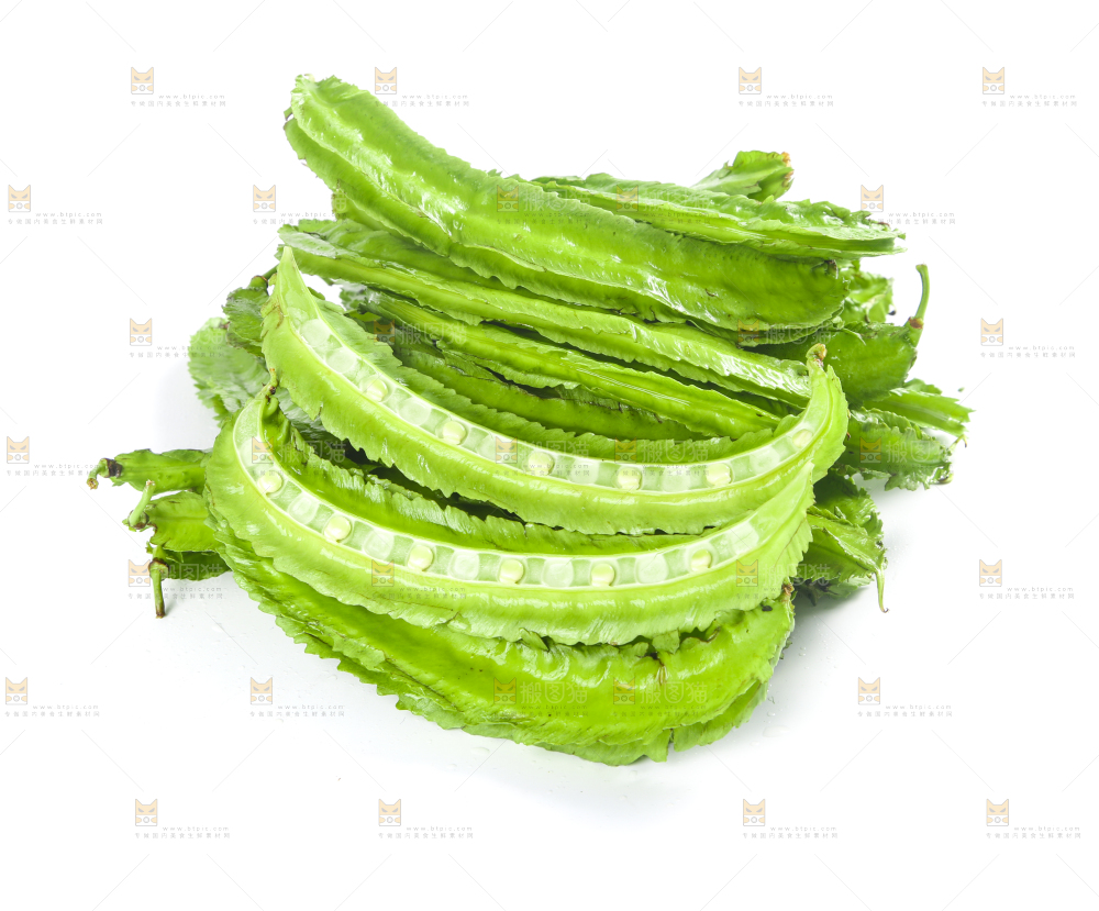 白底上放着四角豆