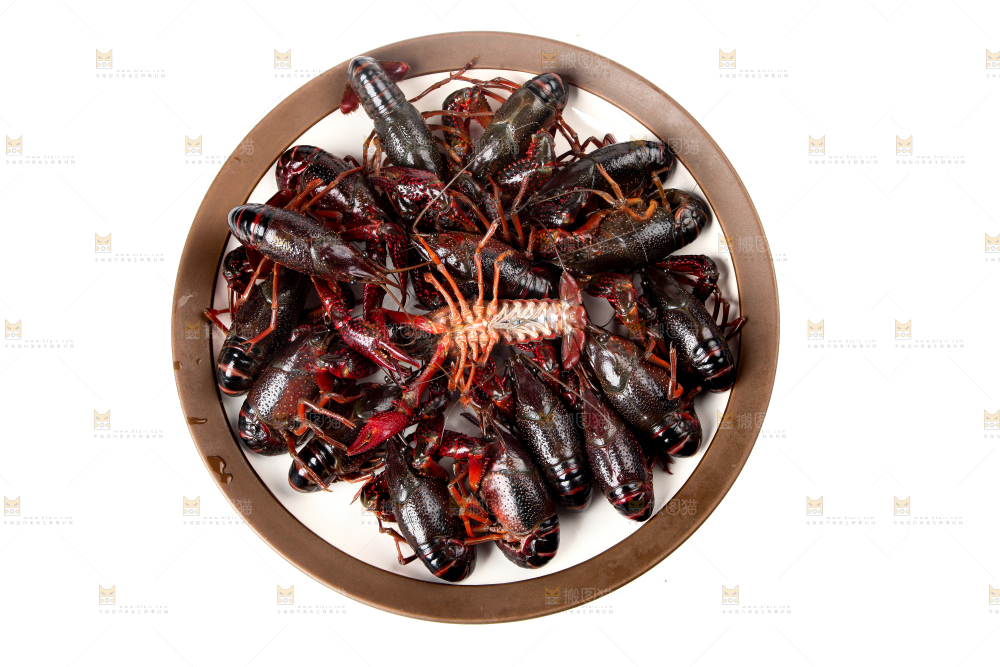 盘子里装着小龙虾