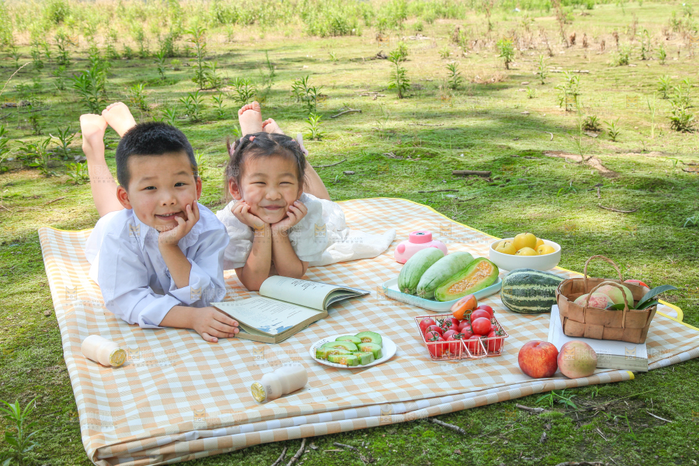 小孩子正在玩耍