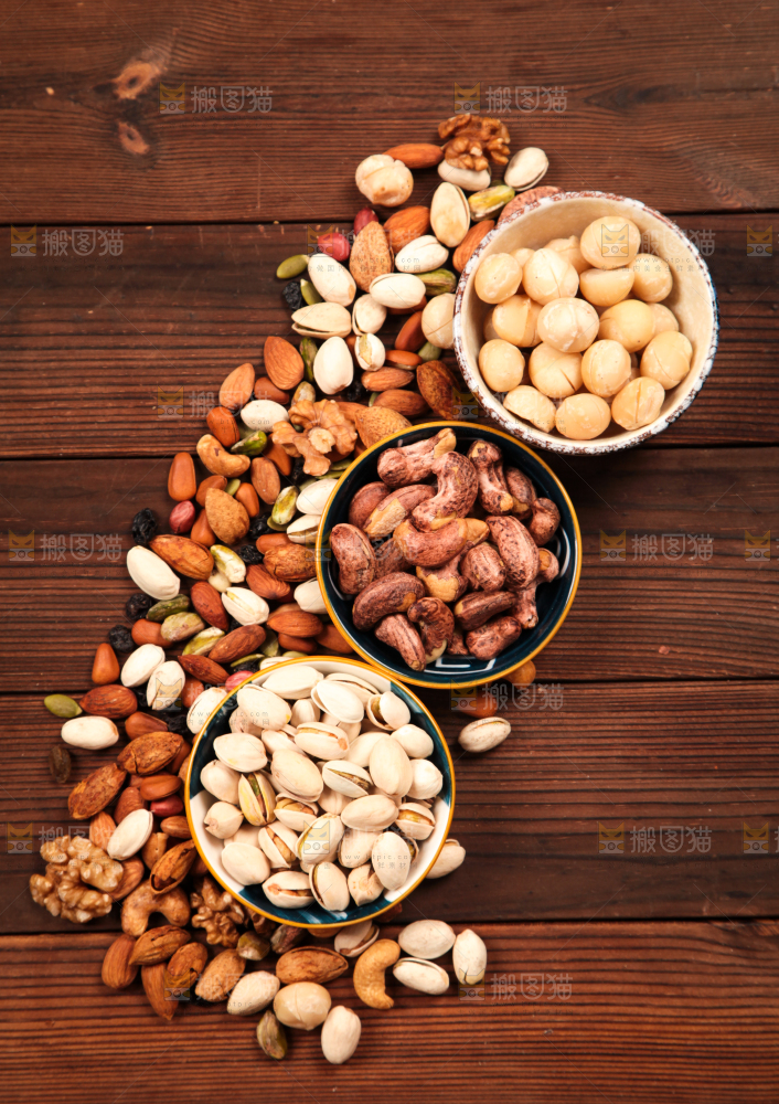 深底上的坚果素材