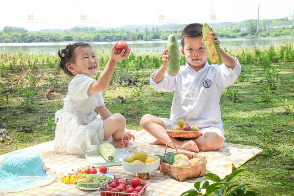 小孩子正在玩耍