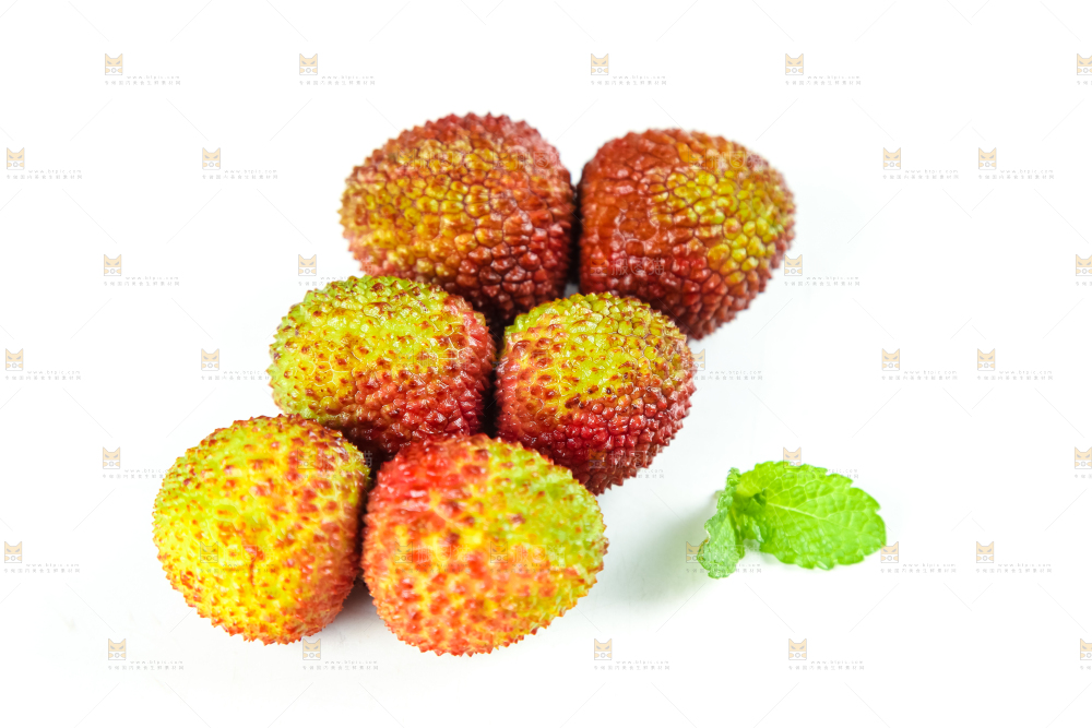 白底上摆放着海南妃子笑荔枝