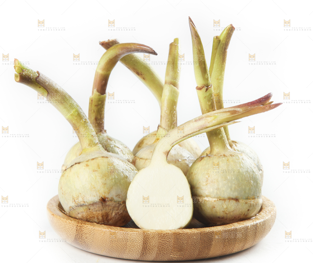 盘子里放着慈菇