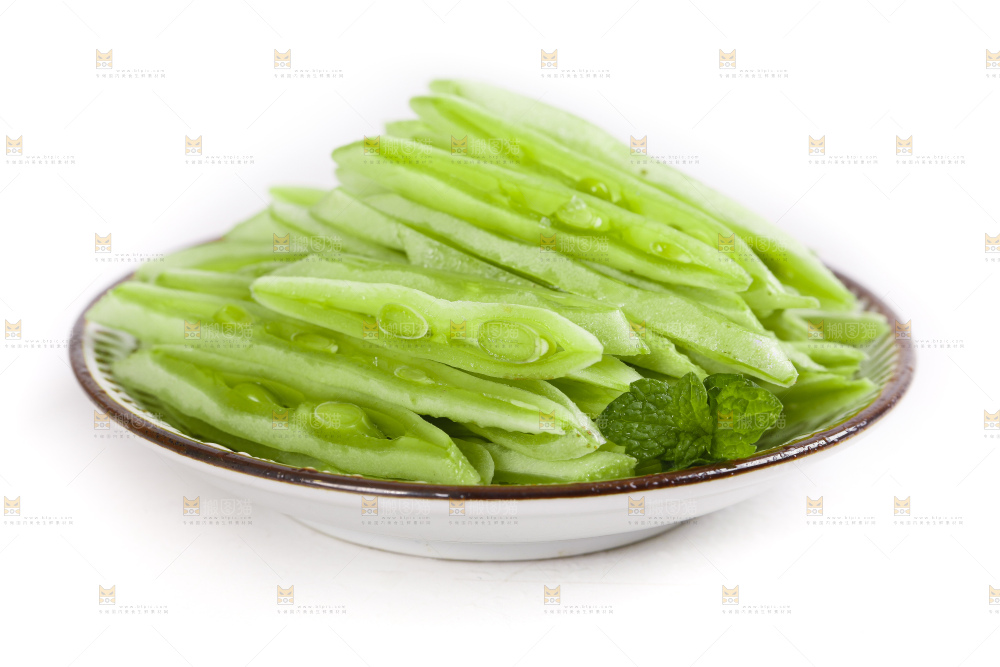 盘子里放着扁豆