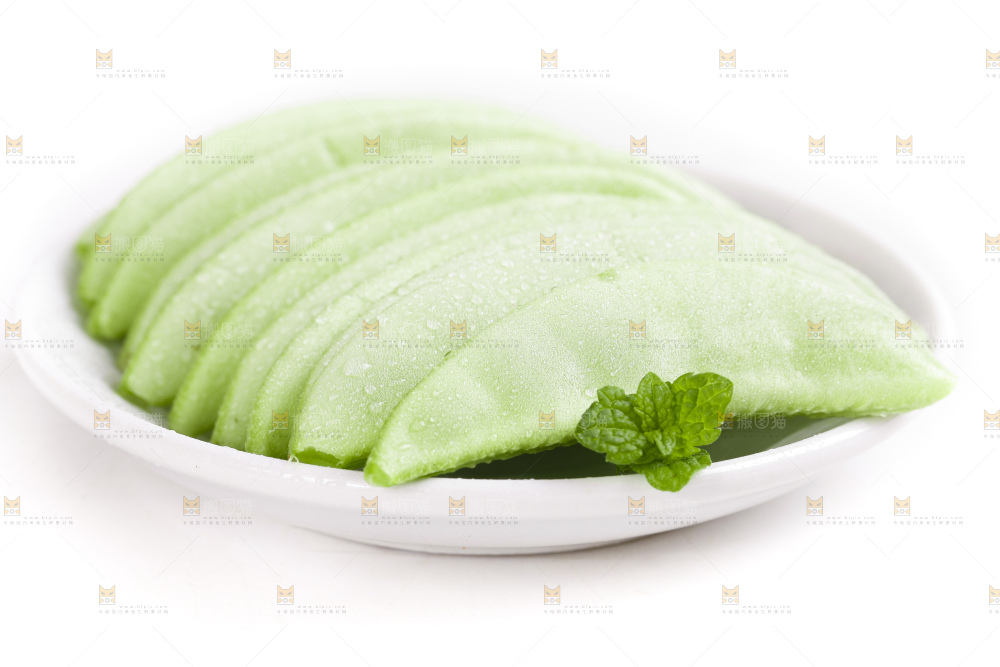 盘子里装着扁豆