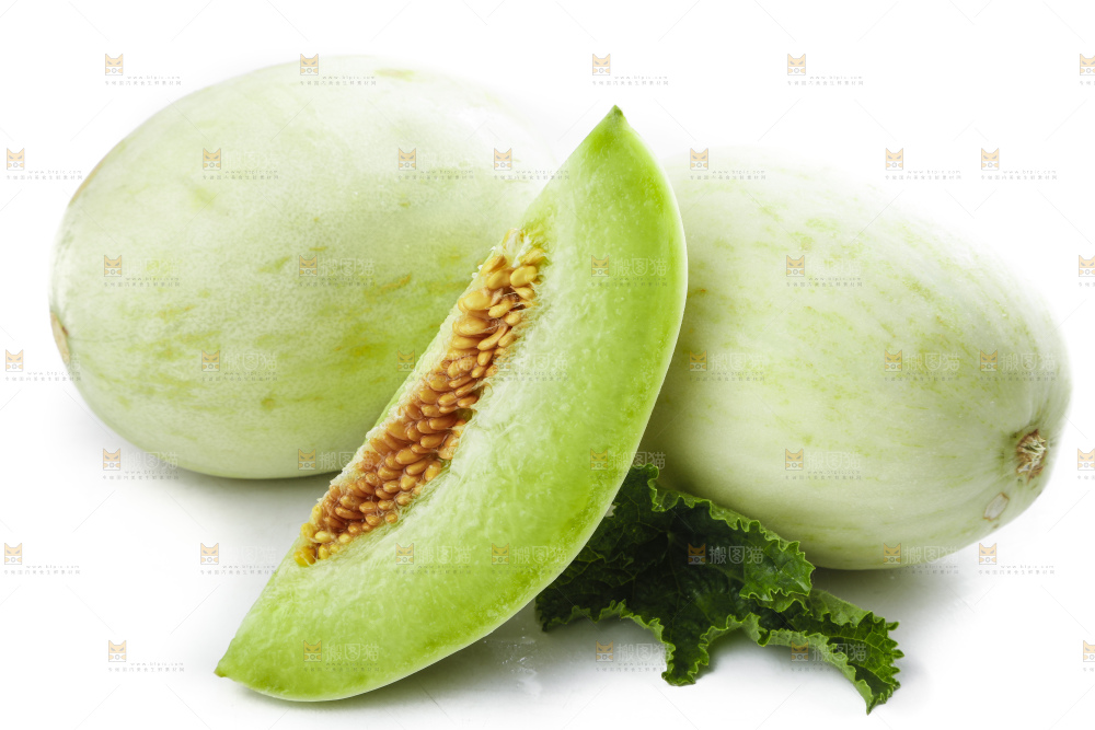 白底上摆放着山东玉菇甜瓜