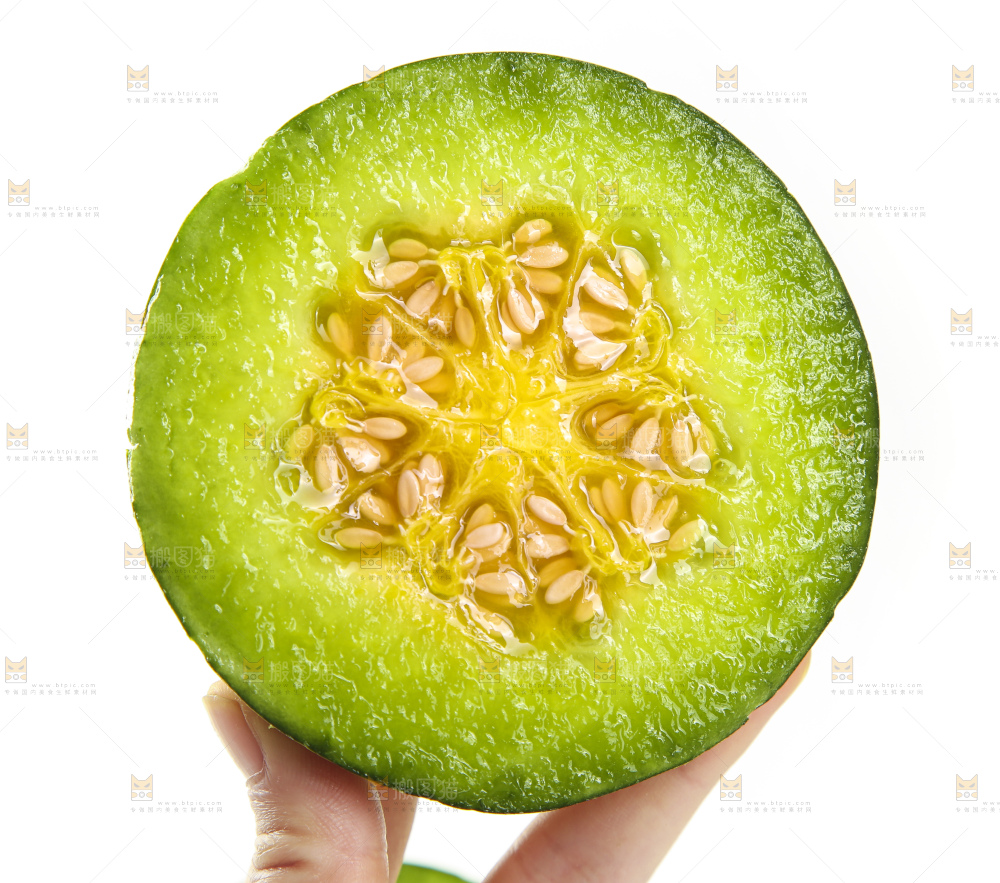 手里拿着绿宝石瓜