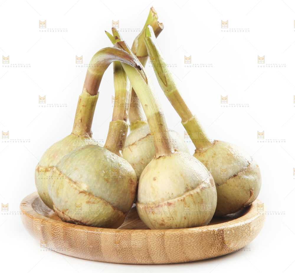 盘子里放着慈菇