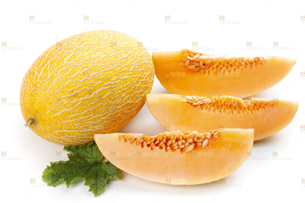 白底上摆放着黄皮蜜瓜