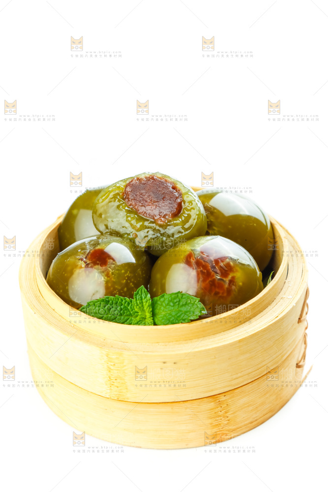 蒸茏里放着青团