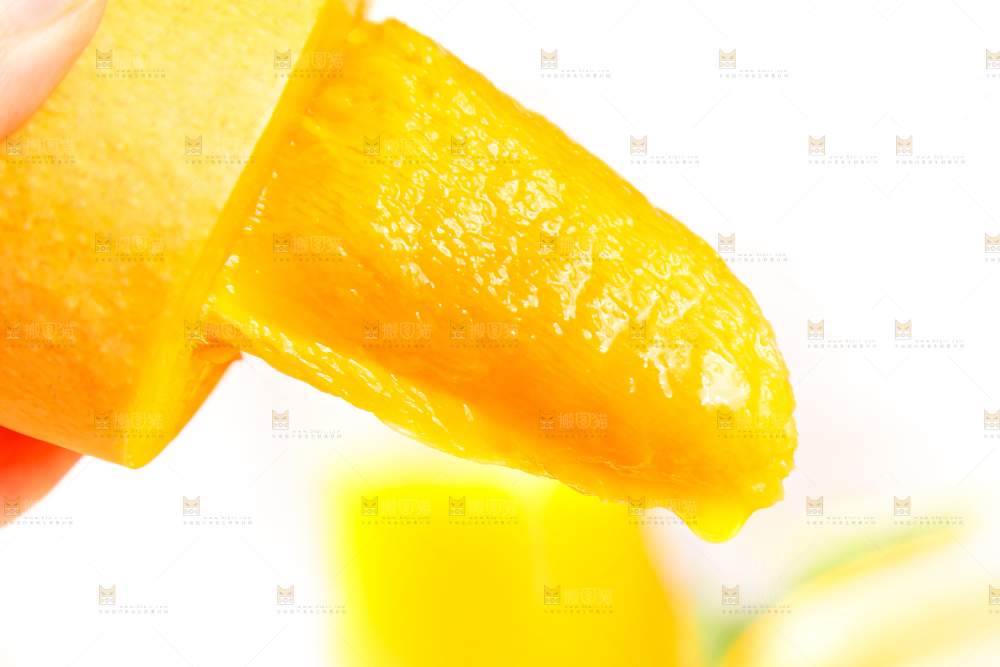 盘子里装着新鲜鹰嘴芒