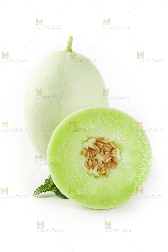 白底上摆放着玉菇蜜瓜