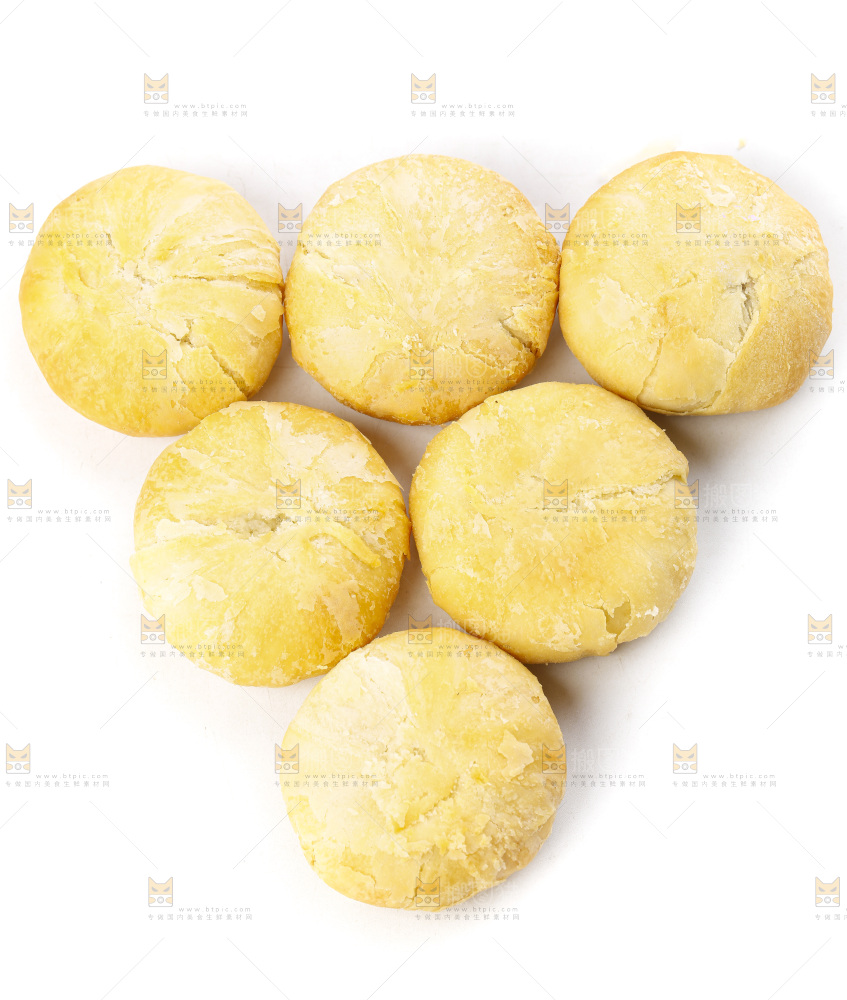 白底上摆放着一堆苏式月饼