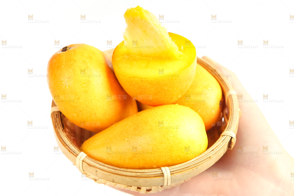 篮子里装着芒果