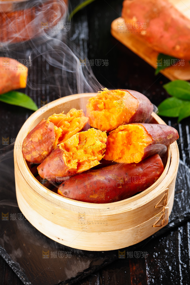 蒸笼里装着红心地瓜
