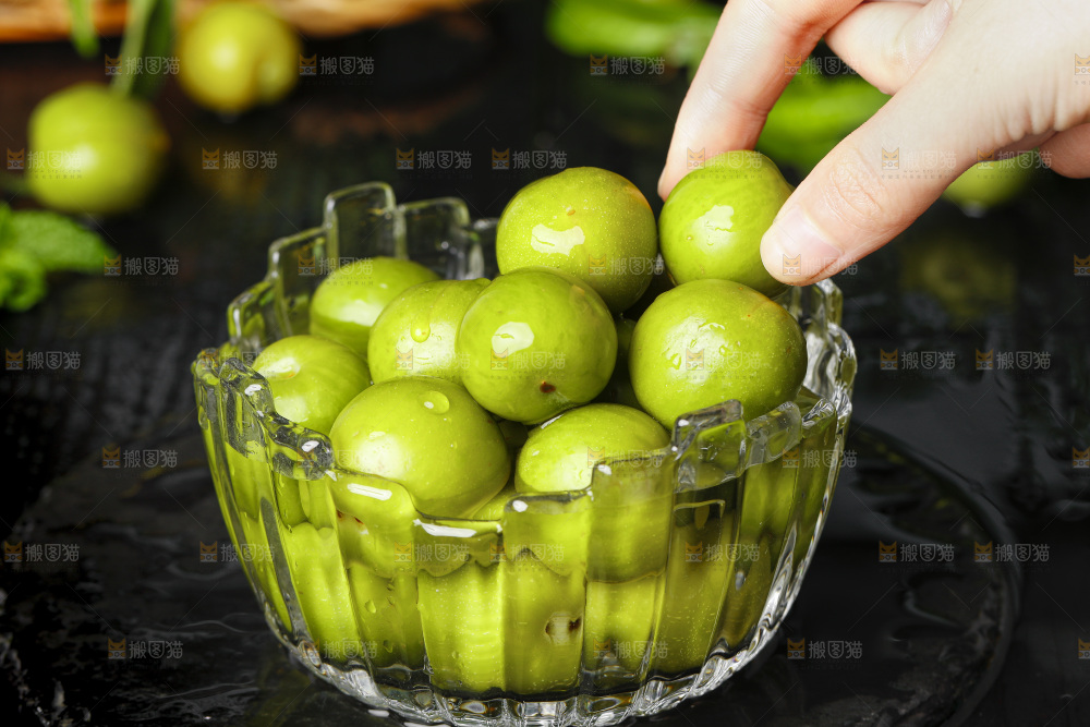 碗里装着贵州脱骨李