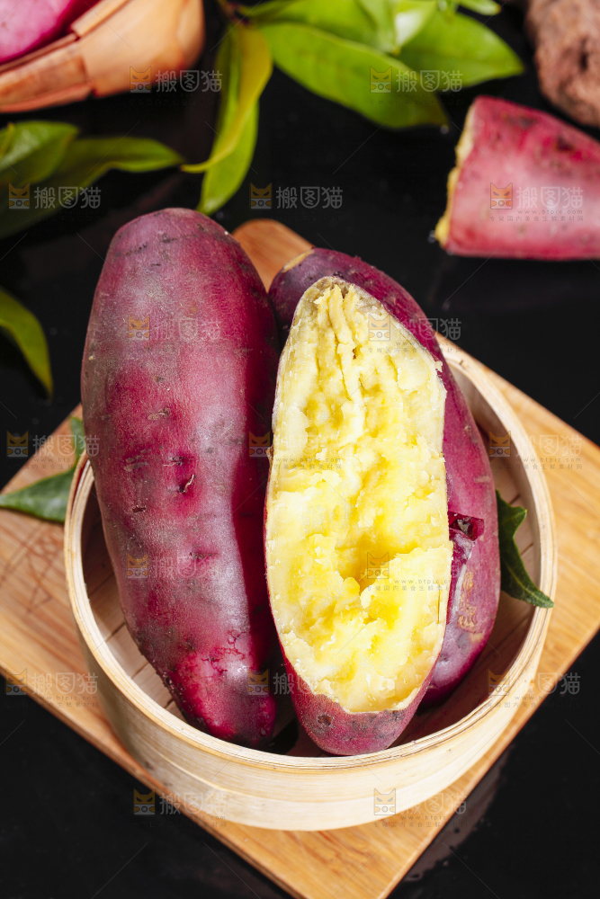 蒸笼里放着地瓜
