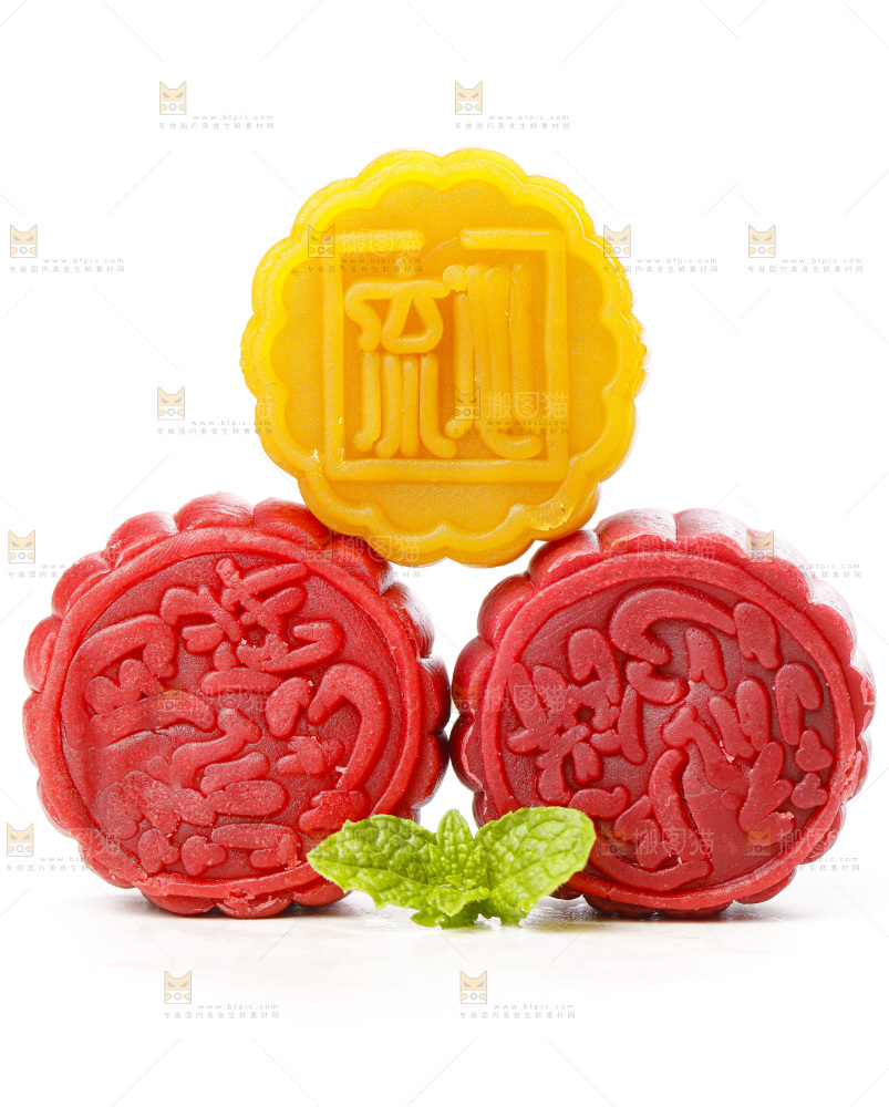 白底上的流心月饼