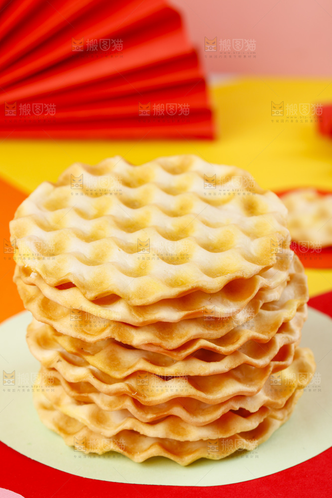 彩底上放着石头饼