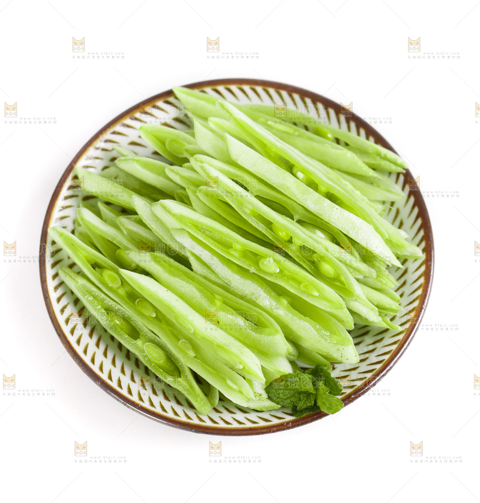 盘子里放着扁豆
