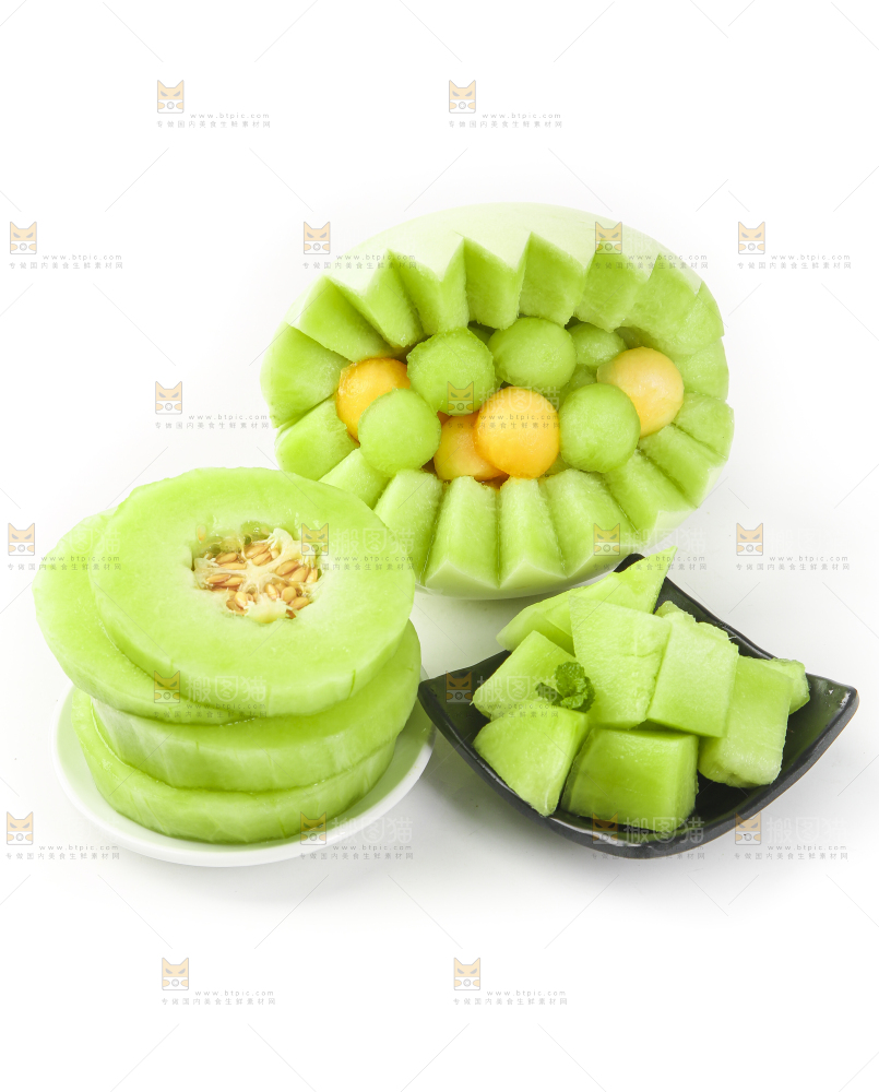 白底上摆放着玉菇蜜瓜
