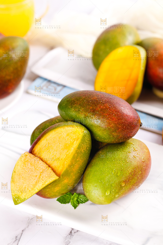 白底上放着吉禄芒