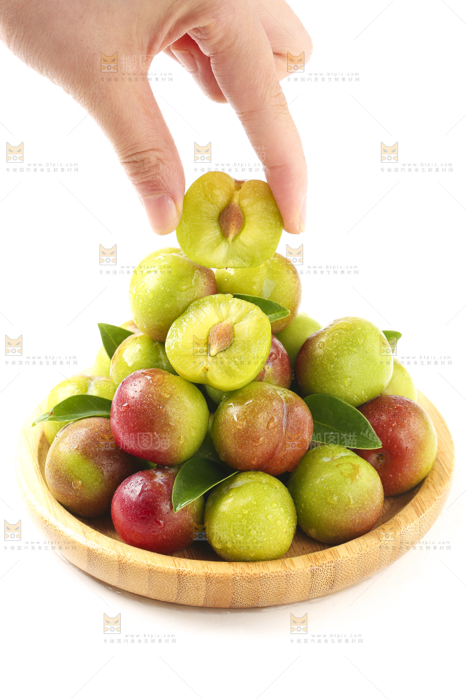 盘子里的茵红李