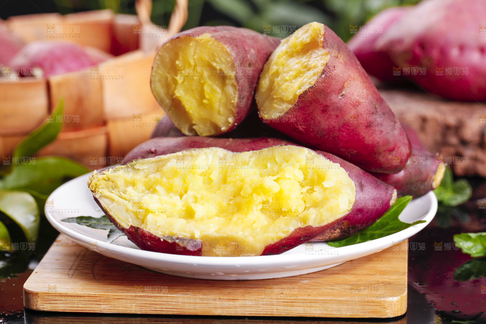 盘子里装着桥头地瓜