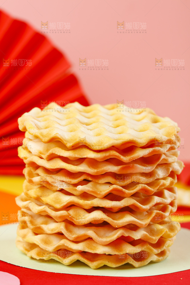 彩底上放着石头饼