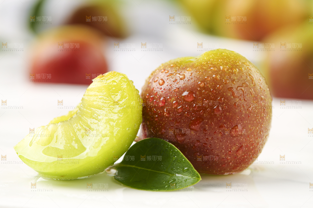 石板上摆放着四川茵红脱骨李